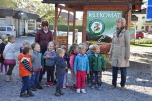 Otvoritev štirih novih polnilnih postaj za električna vozila v Grosupljem 10